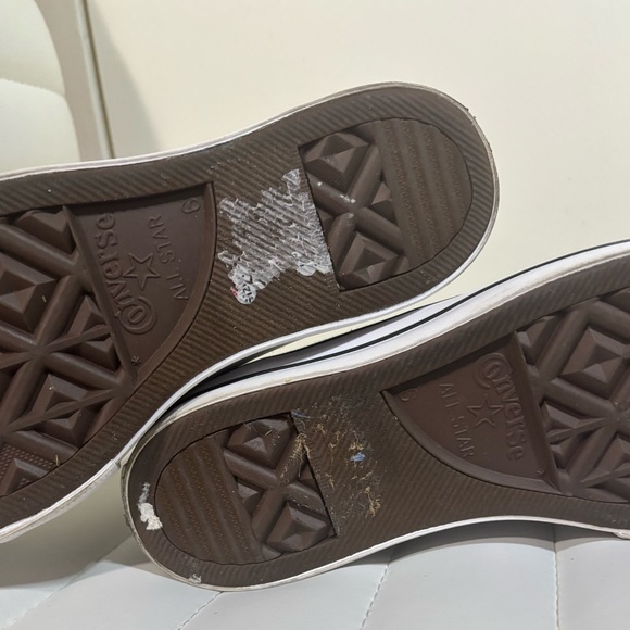 Converse Women’s Chuck Taylor All-Star Platform - Picture 13 of 15